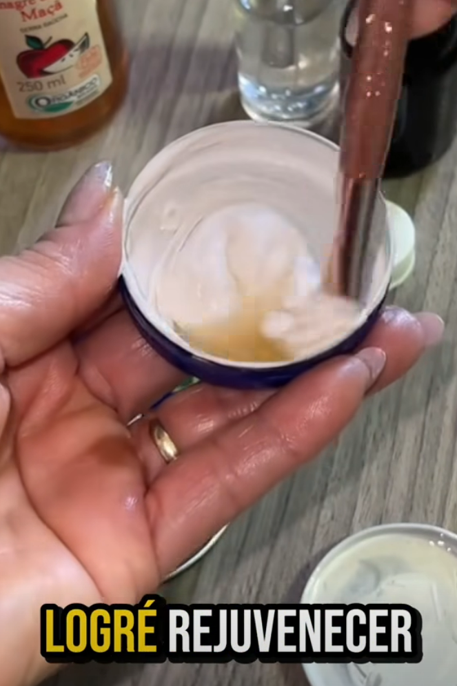 Increíble pero cierto: Tengo 47 años y rejuvenecí 10 con un simple truco nocturno con vinagre